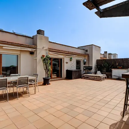 Condes Penthouse By Hello Homes