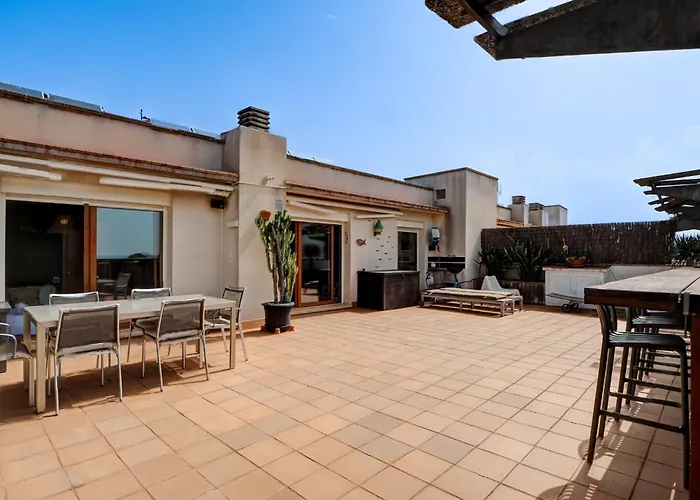 Condes Penthouse By Hello Homes