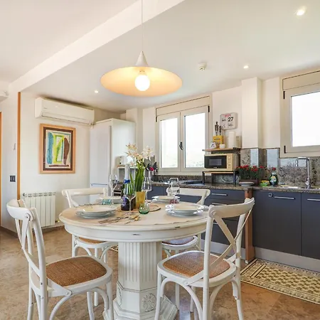 Condes Penthouse By Hello Homes Sitges